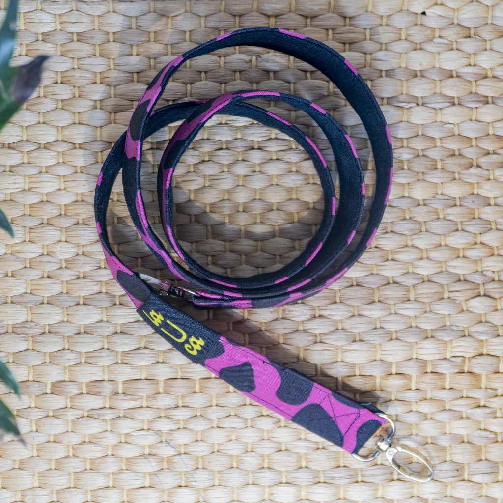 FUCHSIA COW MOBILE HOLDER RIBBON