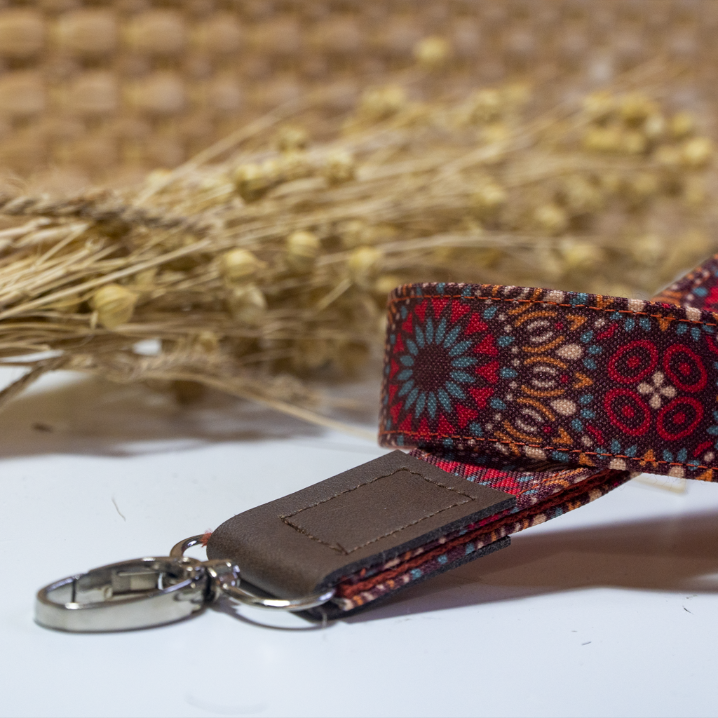 MAROON MANDALA KEY HANGING RIBBON